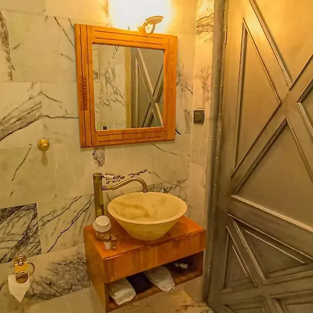 بيت ضيافة 1901 Clock Tower Spacious, Bright, And Comfortable With Unobstructed Ocea إزمير