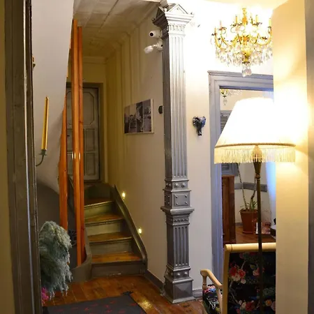 1901 Clock Tower Spacious, Bright, And Comfortable With Unobstructed Ocea
